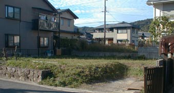 �k�ׂ̋󂫒n�ɉ��������Ȃ���΂�����ł����B